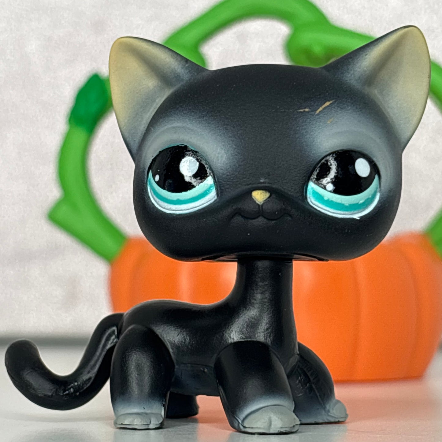 LPS Shorthair Cat W/ Original Accessory #994
