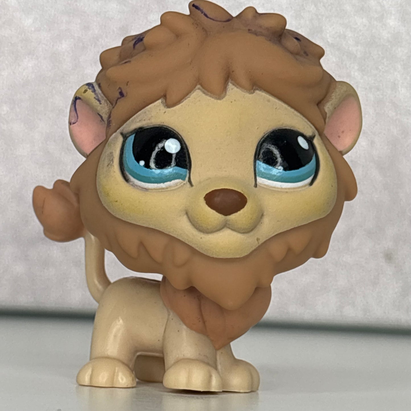 LPS Lion #1112** Blemished