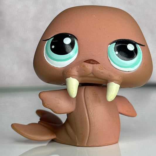 LPS Walrus #977