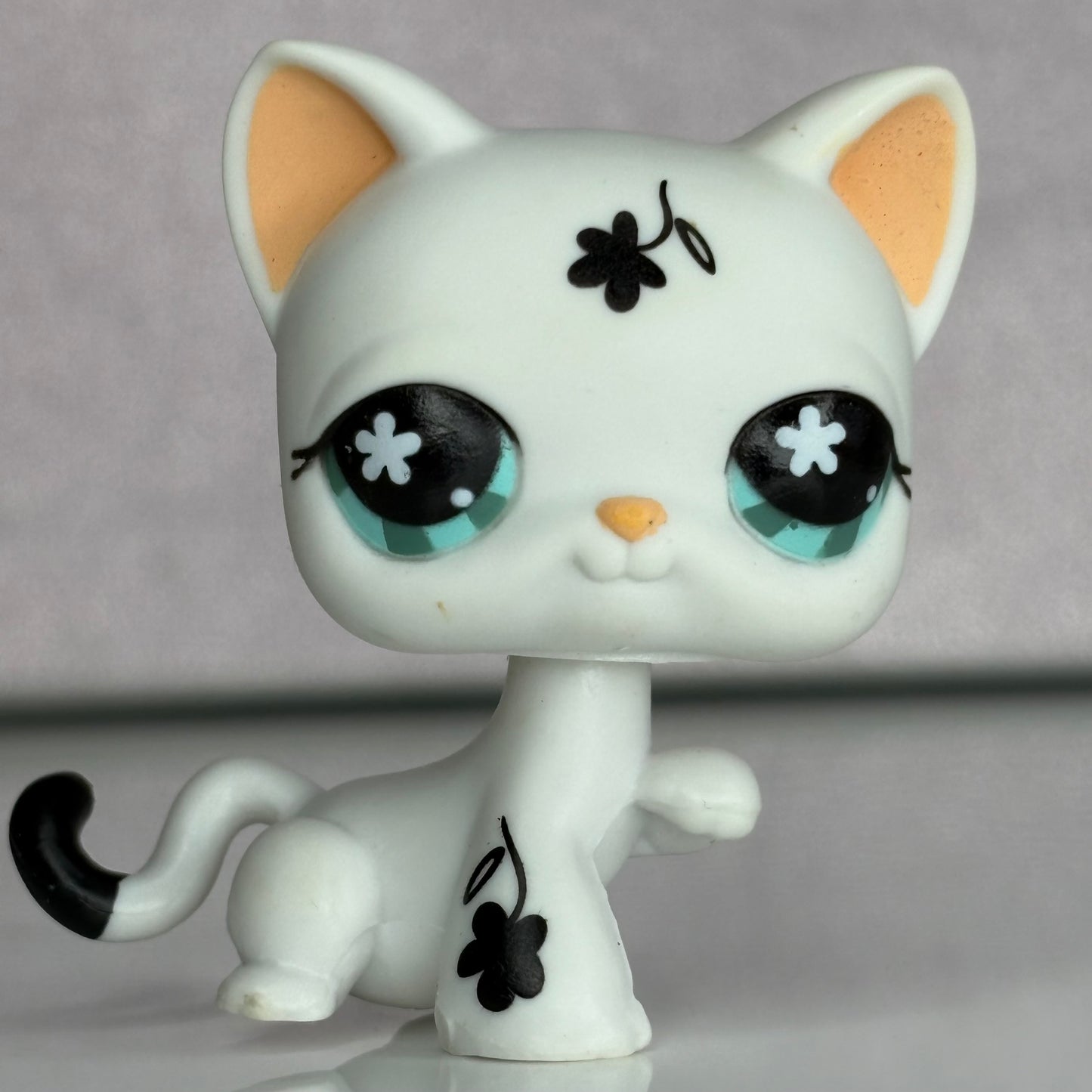 LPS Paw Up Shorthair Cat #547
