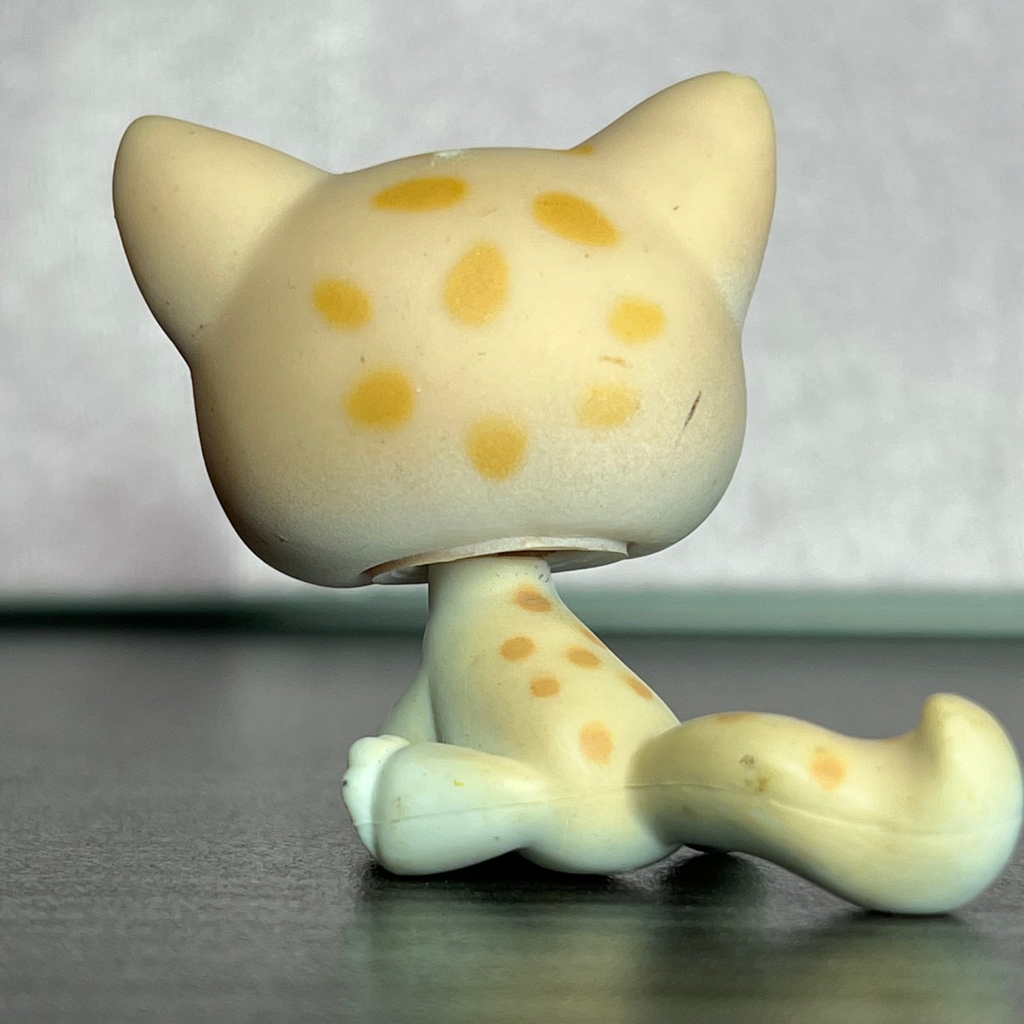 LPS Shorthair Sitting Cat #224