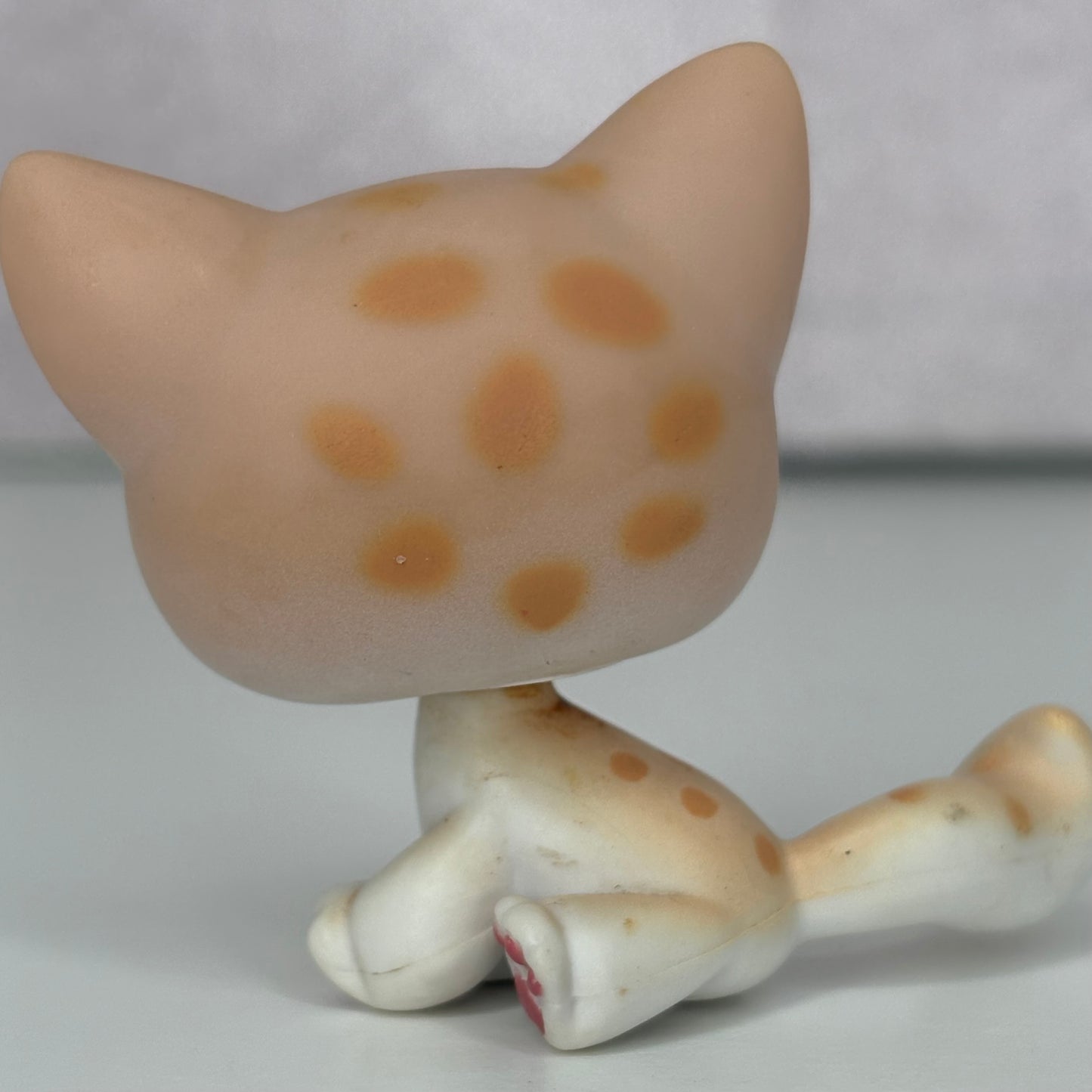 LPS Shorthair Sitting Cat #224