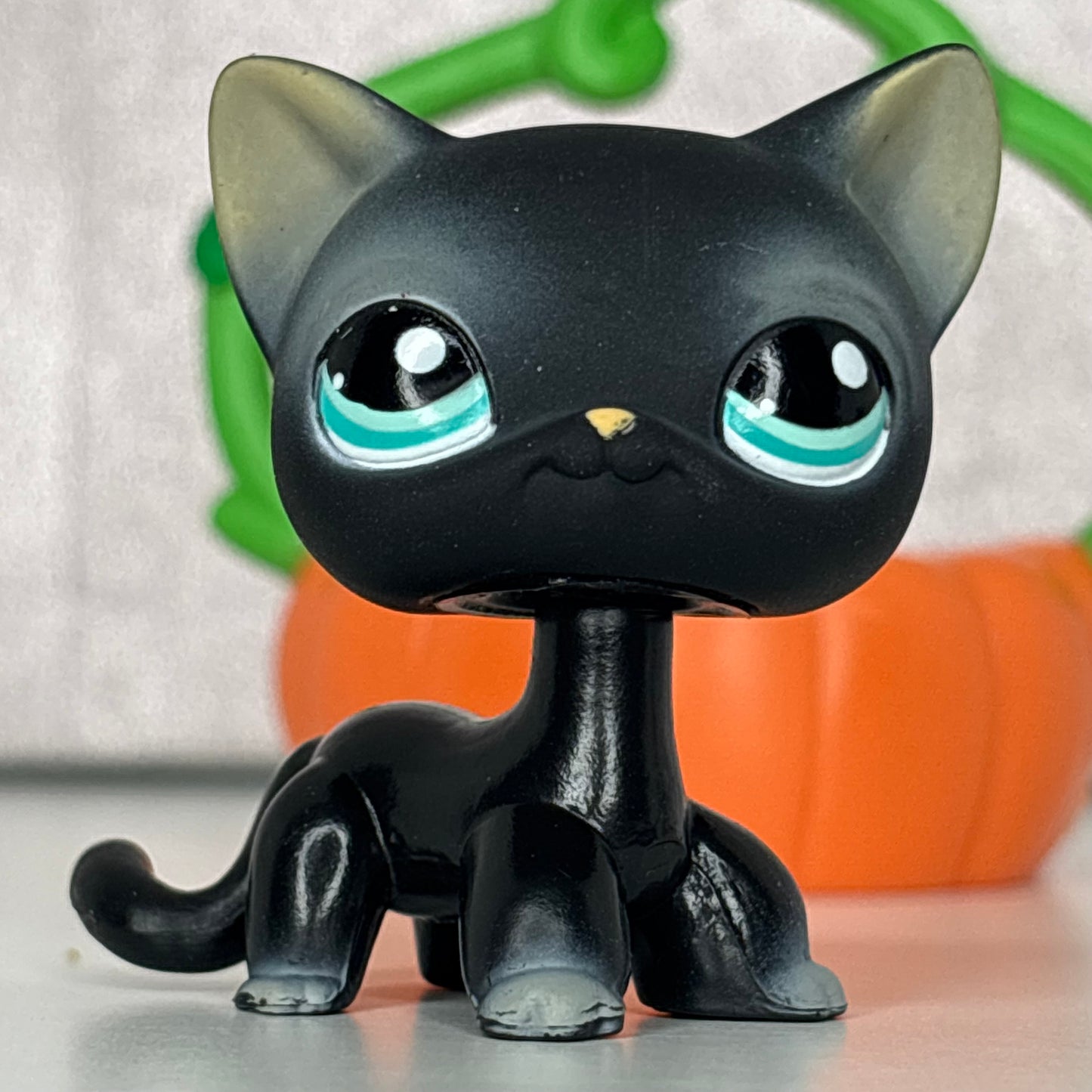 LPS Shorthair Cat W/ Original Accessory #994**