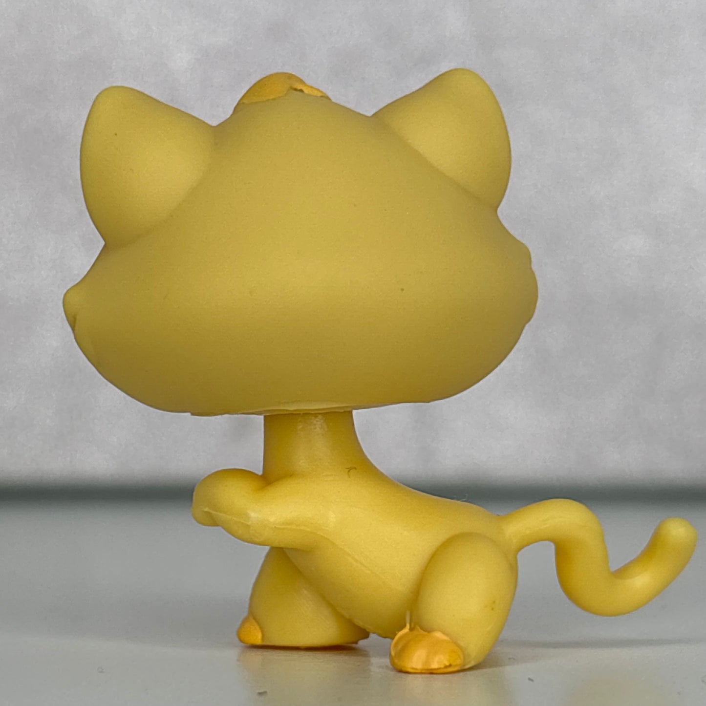 LPS Paw Up Bon Bon Cat #1035