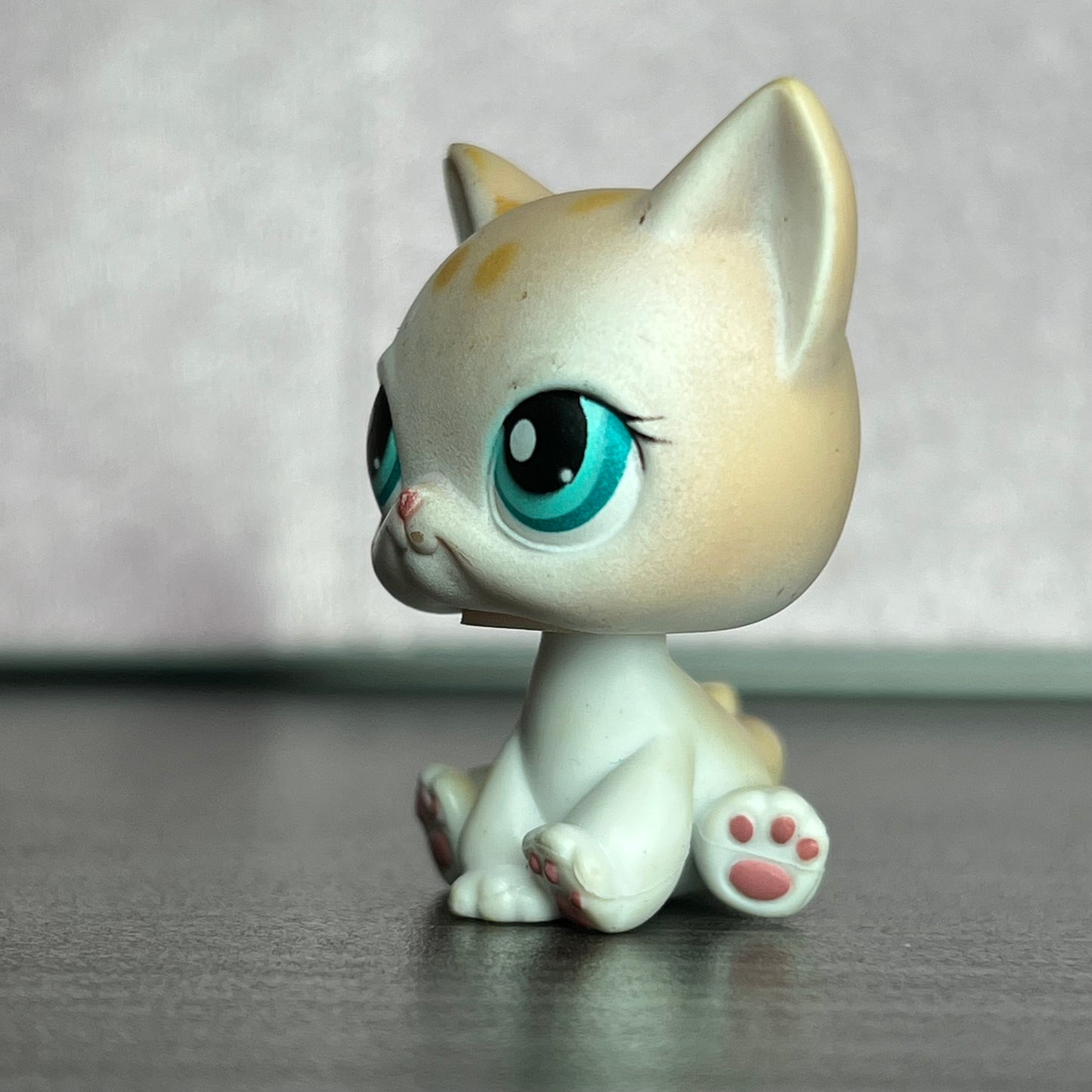 LPS Shorthair Sitting Cat #224